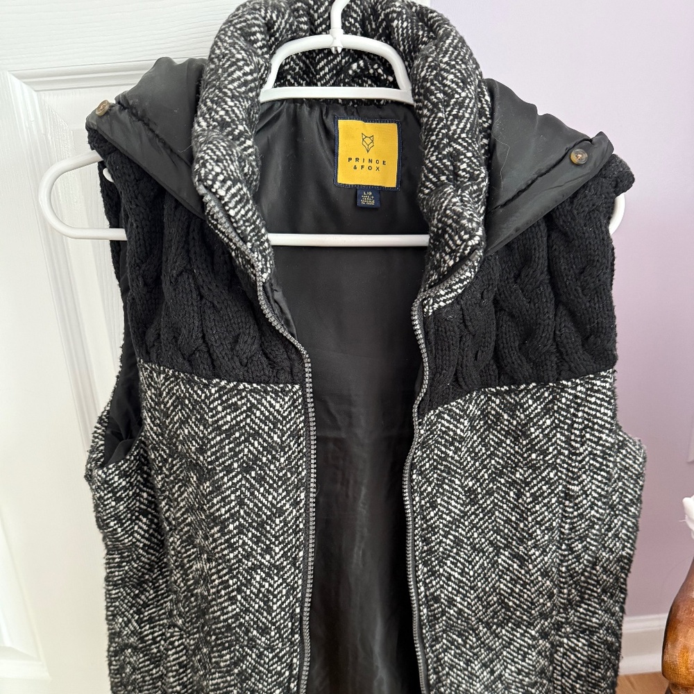 Black and gray vest size L